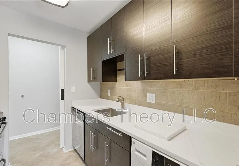 1521 Colonial Dr #304 — Photo 10