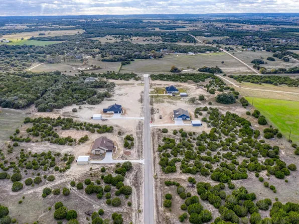 187 Whispering Wind Rd, Bertram, TX 78605