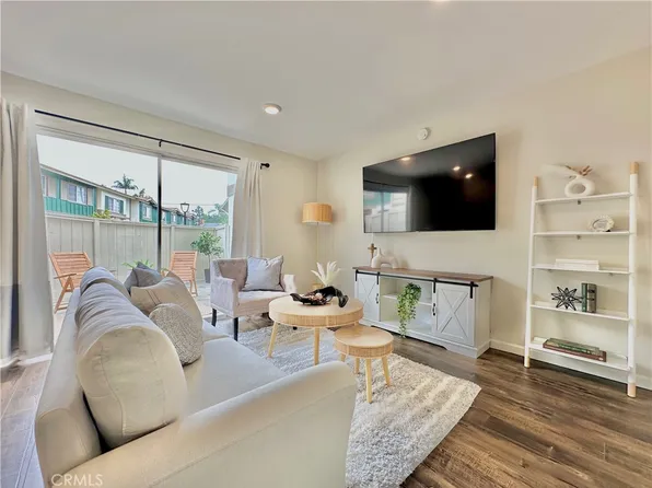 8216 Erskine Grn, Buena Park, CA 90621