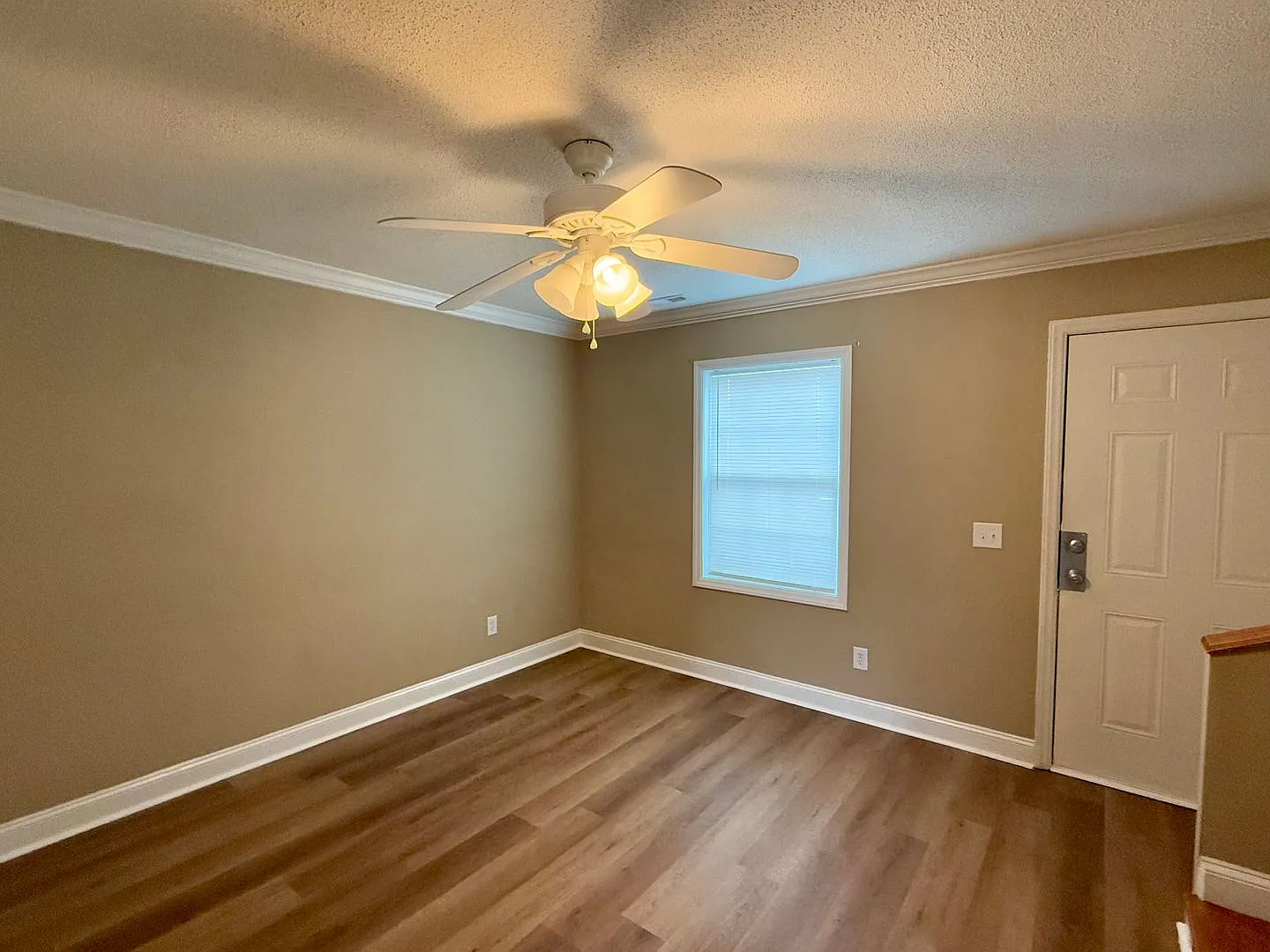 Two bedroom, 1.5 bath townhome in Burlington — Photo 3