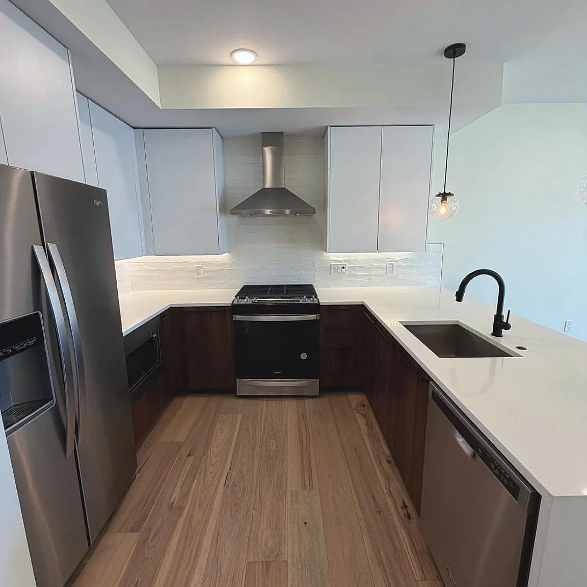 1 bed, 1.0 bath, 652 sqft, $2,300 — Photo 1