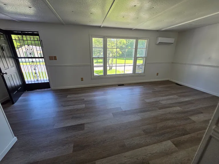470 Washington St — Photo 4