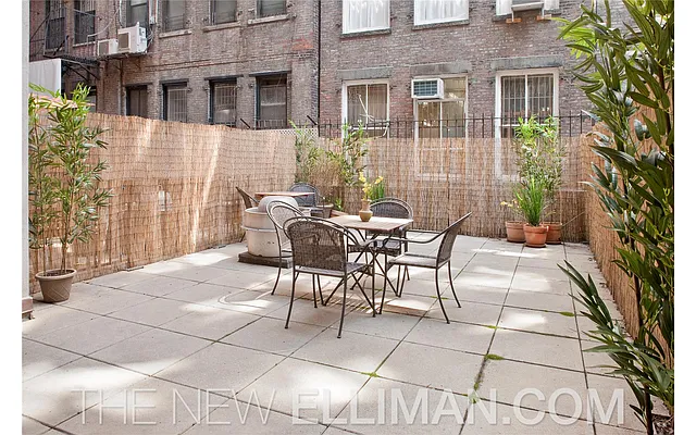 Sold by Douglas Elliman | media 24