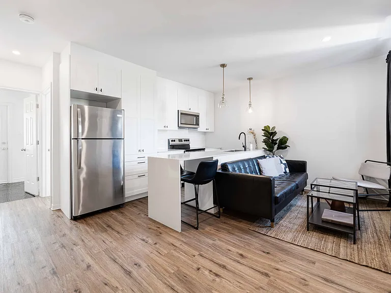 327 Catherine St — Photo 33