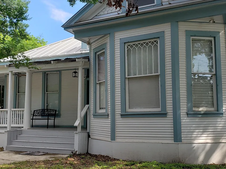 321 Eleanor Ave