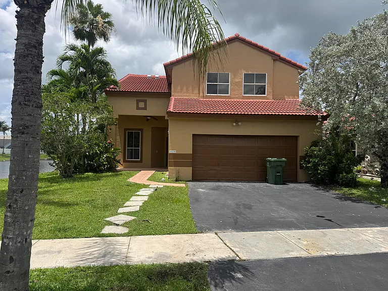 19199 NW 19th St — Photo 15