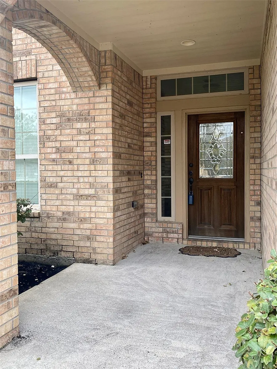 Building Photo - 15 Sagamore Ridge Pl