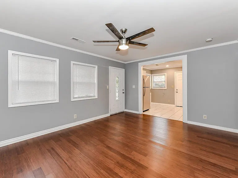 306 Plymouth Ave — Photo 11