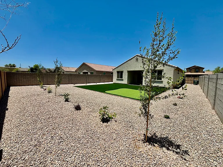 1549 E Kingman Pl — Photo 37