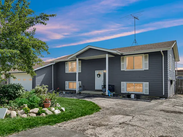 4N425 N 7th Ave, Addison, IL 60101