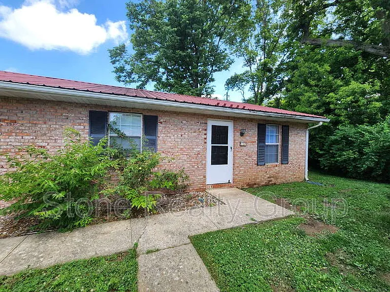 2478 E Clayton Dr — Photo 1