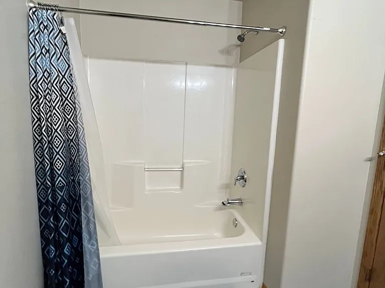 8204 S Hughes Ave #2 — Photo 21