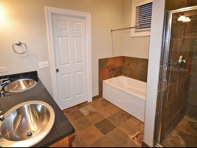4847 N Winthrop Ave #2S — Photo 6