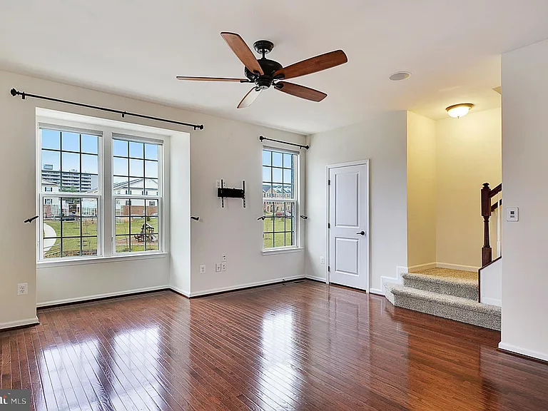 3650 Wright Ter NE — Photo 10