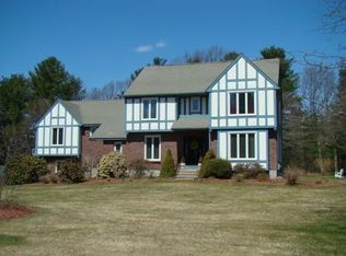 22 Colonial Dr, Mendon, MA 01756