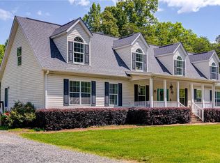 2905 Quaker Church Rd, Pinnacle, NC 27043