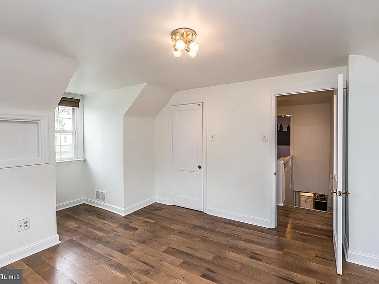 339 E Spring Ave — Photo 23