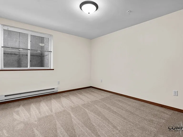 610 Gray St Apartments — Photo 29