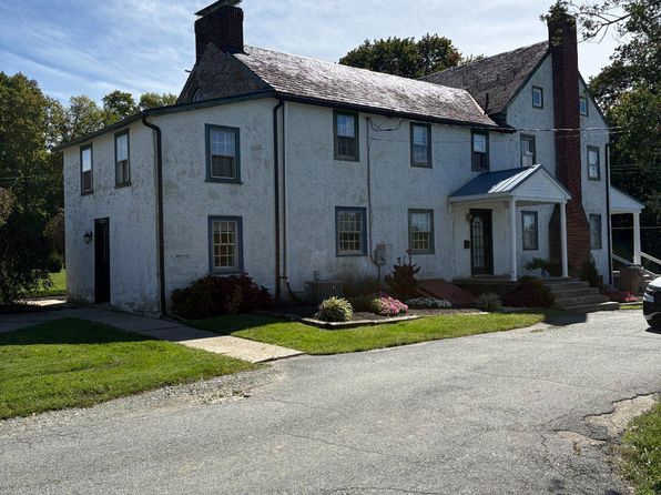 16 Cedar Farm Ln