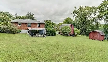 1644 Campbell Rd — Photo 2