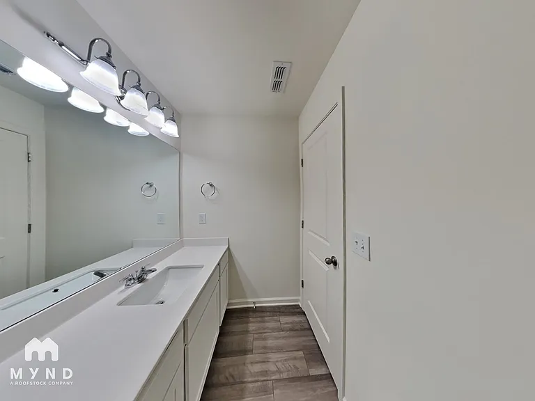 119 Saginaw Ct — Photo 20
