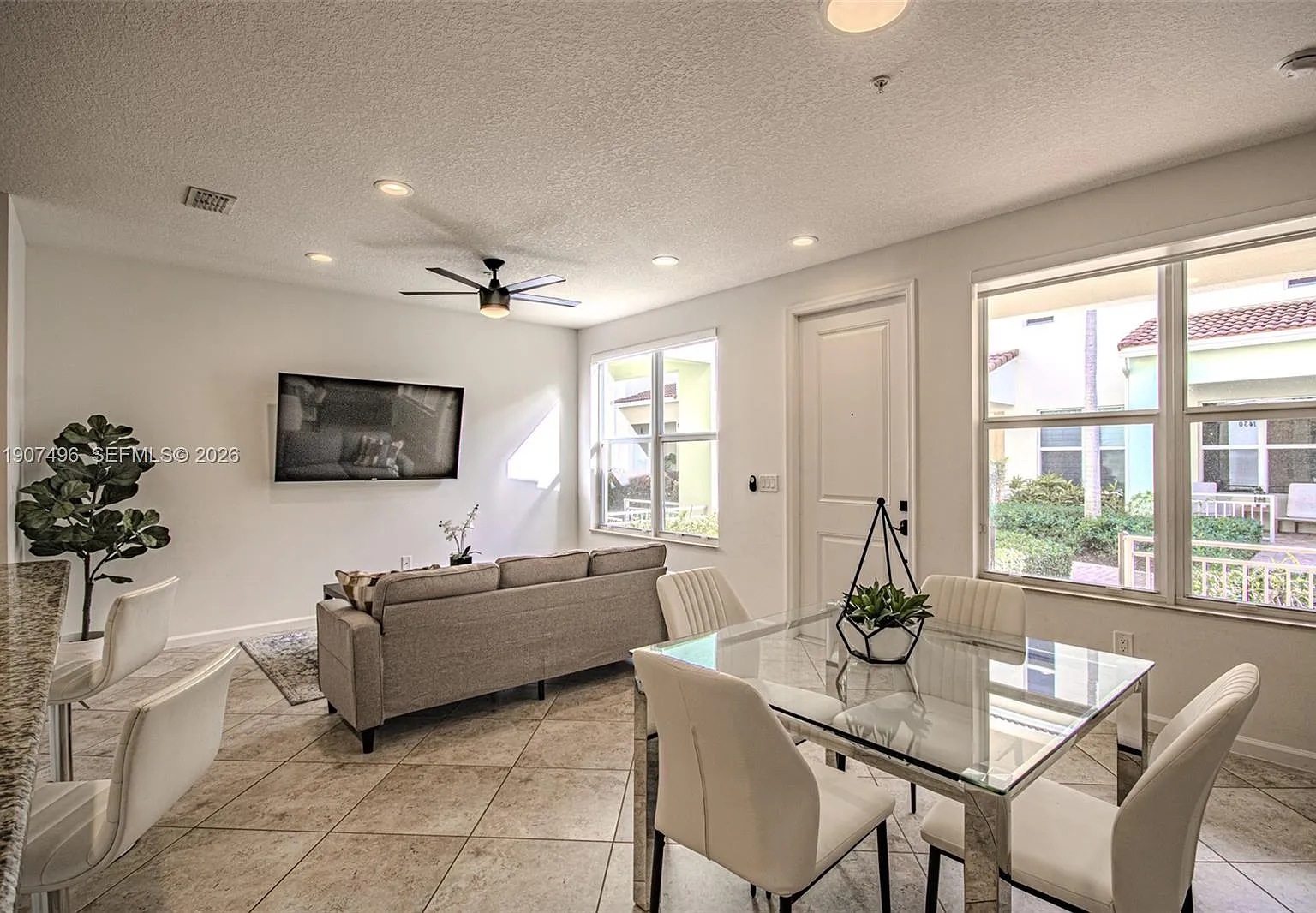 2 bed, 1354 sqft, $3,500 — Photo 4