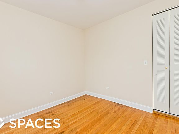 2nd image of 1023 W Argyle St #209SRE