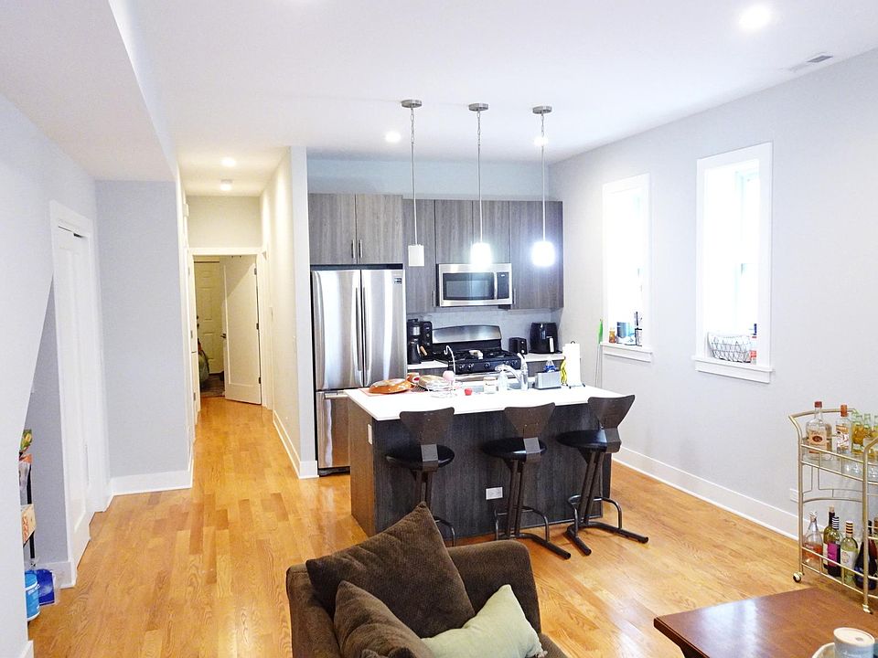 1st image of 1857 W Dickens Ave APT 2