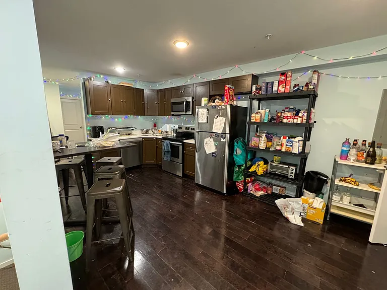 1611 N Sydenham St — Photo 51