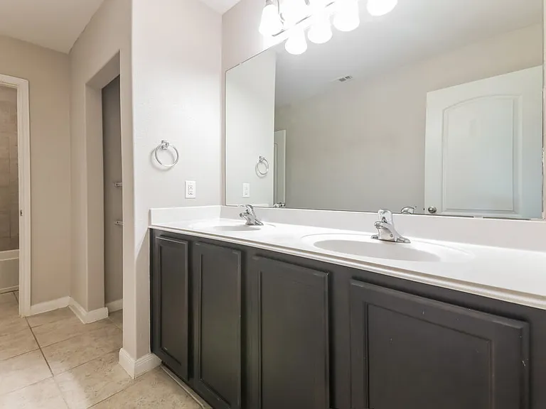 900 Princewood Dr — Photo 12
