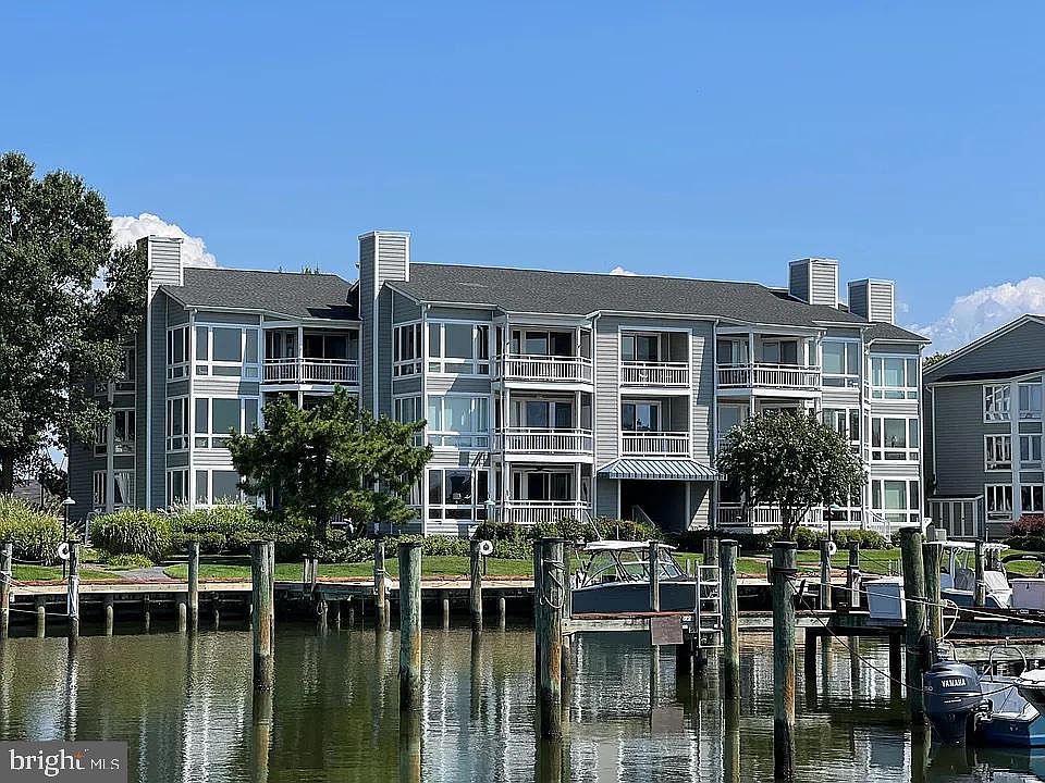 1st image of 230 Oyster Cove Dr