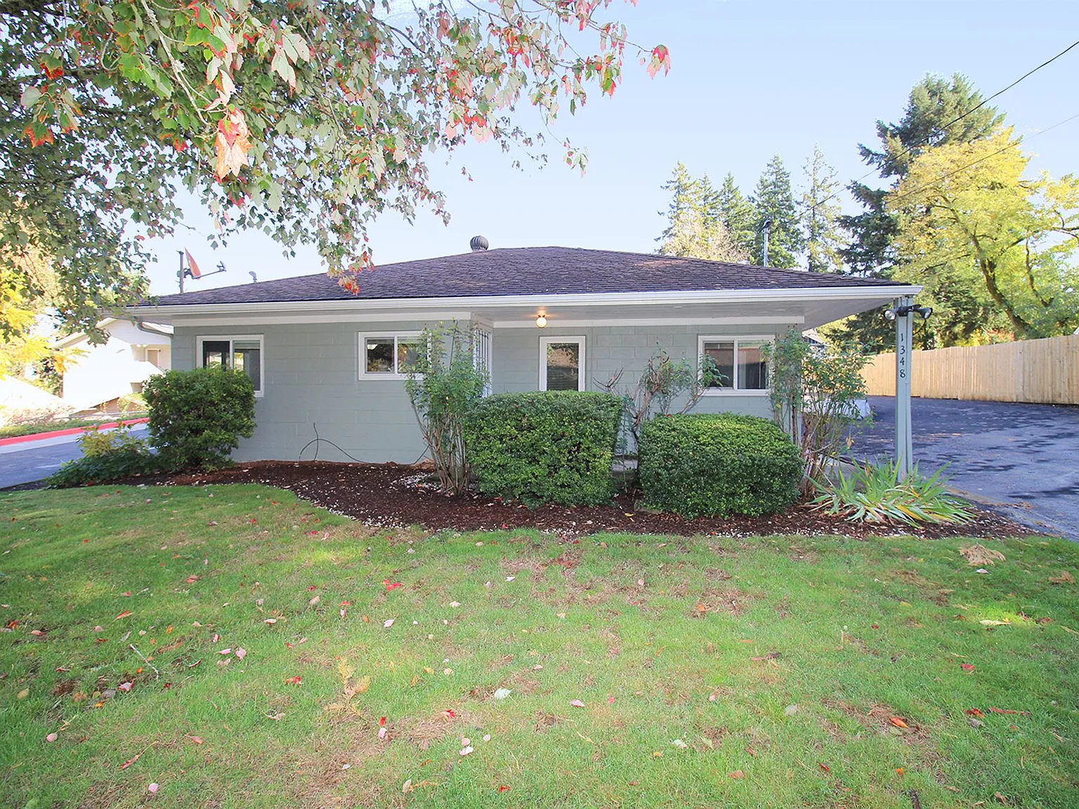 McKenzie Court — Photo 2