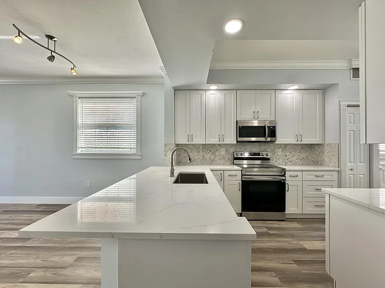 27 Royal Palm Way #406 — Photo 8