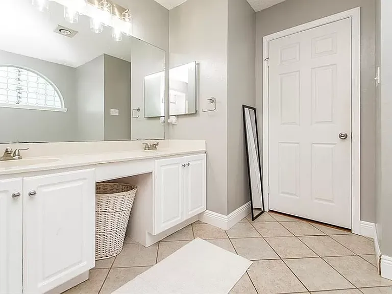 105 Larchwood Dr — Photo 5