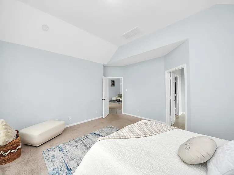 208 Salange Ln — Photo 10