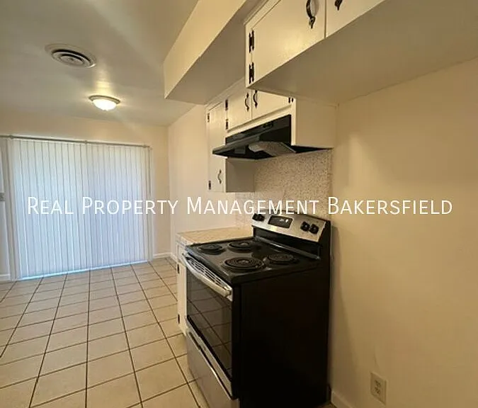 1015 Pacific St #D — Photo 7