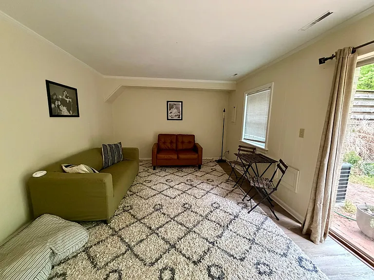 107 Georgetown Grn — Photo 36
