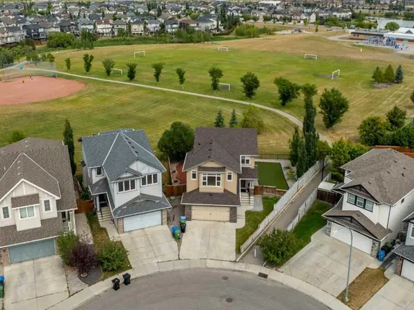 169 SW Brightonwoods Gdns SE, Calgary, AB T2Z 0T3