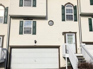 206 Scenic Hill Dr, Carnegie, PA 15106