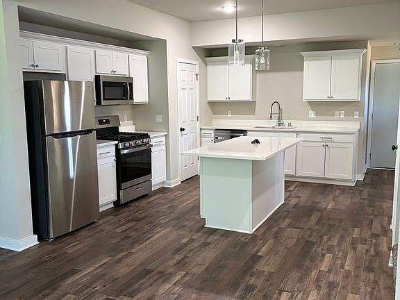 3rd image of 1324 S Main St #1324