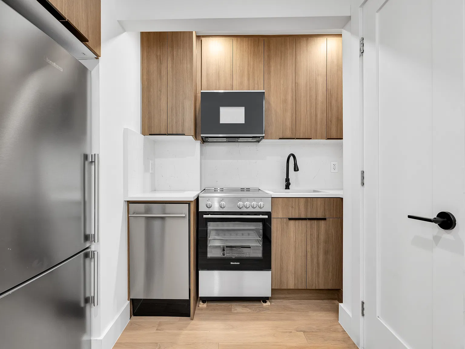 5 Spring Street — Photo 3