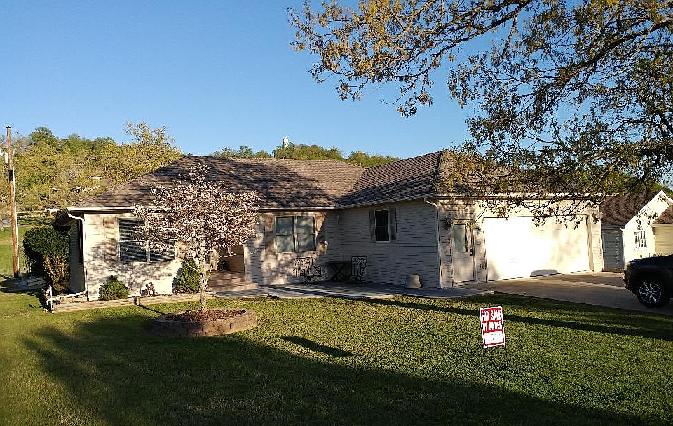 1st image of 3 Horseshoe Dr
