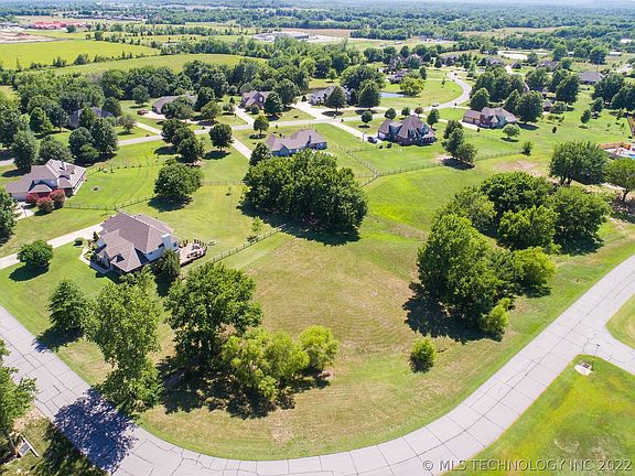 2nd image of Rose Glen Blvd