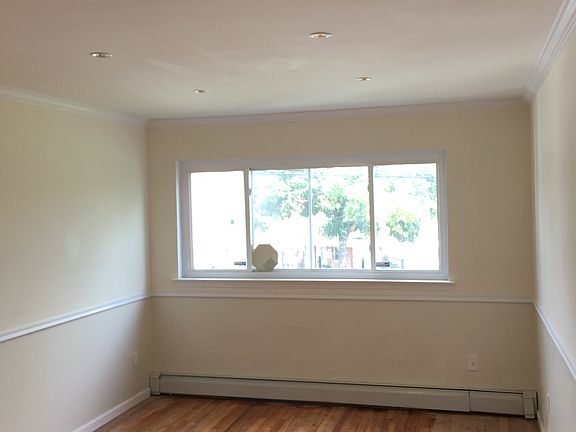 3rd image of 1036 E 233rd St