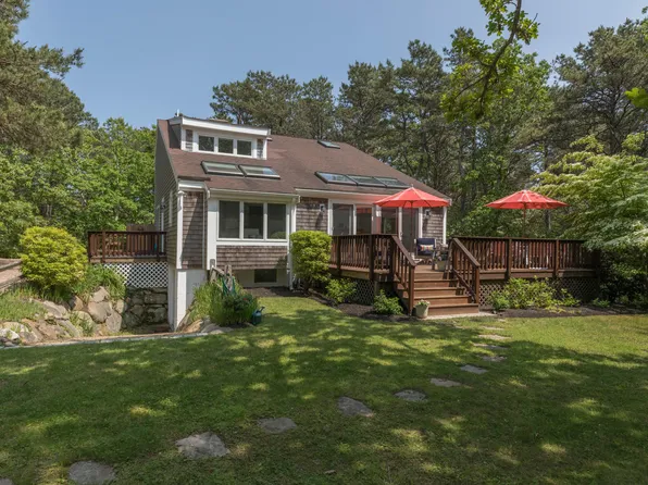 234 Vineyard Meadow Fms Rd, West Tisbury, MA 02575