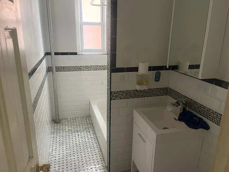 1304 New York Ave #8R — Photo 4