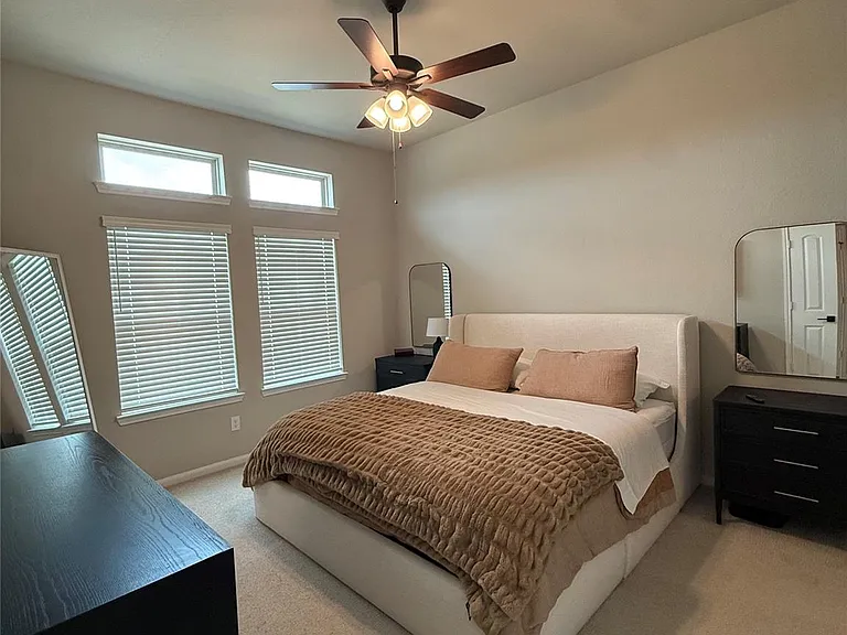 5504 Hyde Park Dr — Photo 16