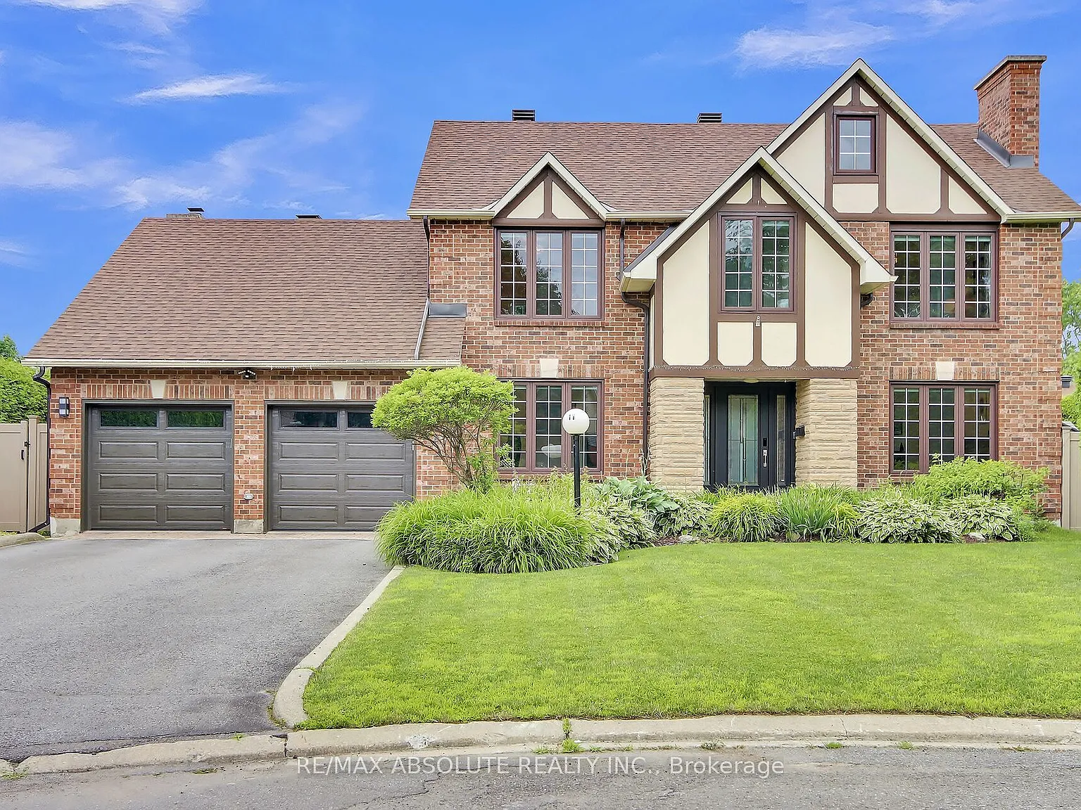 4 bed, $5,400 — Photo 1