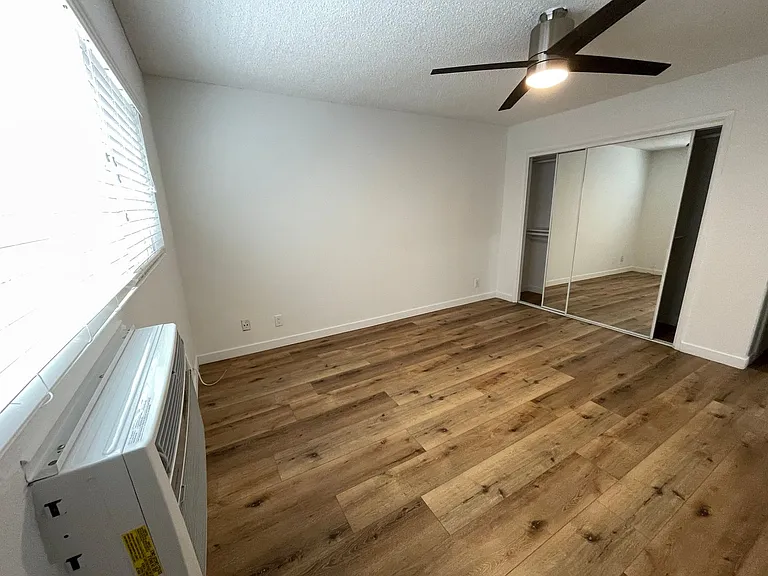 20353 Saticoy St — Photo 26