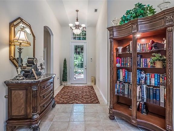 Beautiful Foyer Entry